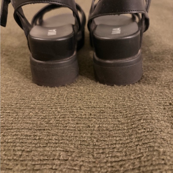 MIA Kenedi Platform Sandals - Picture 6 of 8